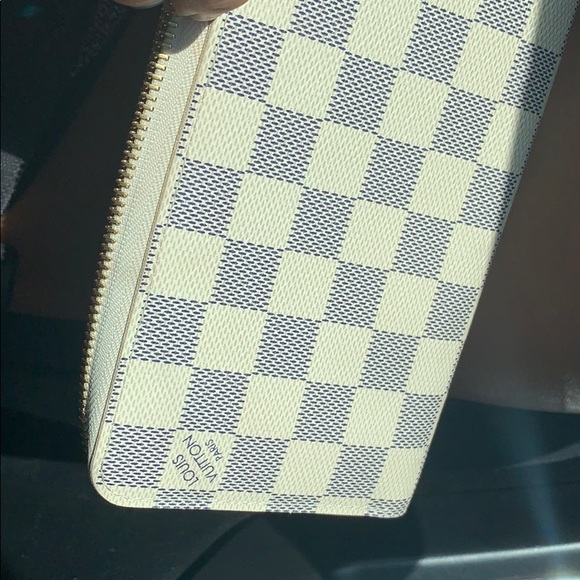 Brand new wallet - Picture 3 of 3